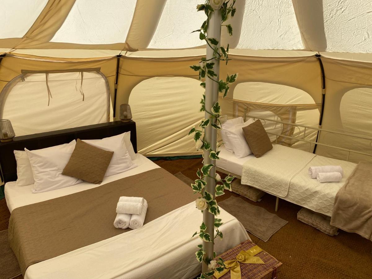 Blond Fonclaire Holidays Glamping 'Luxury Camping' المظهر الخارجي الصورة